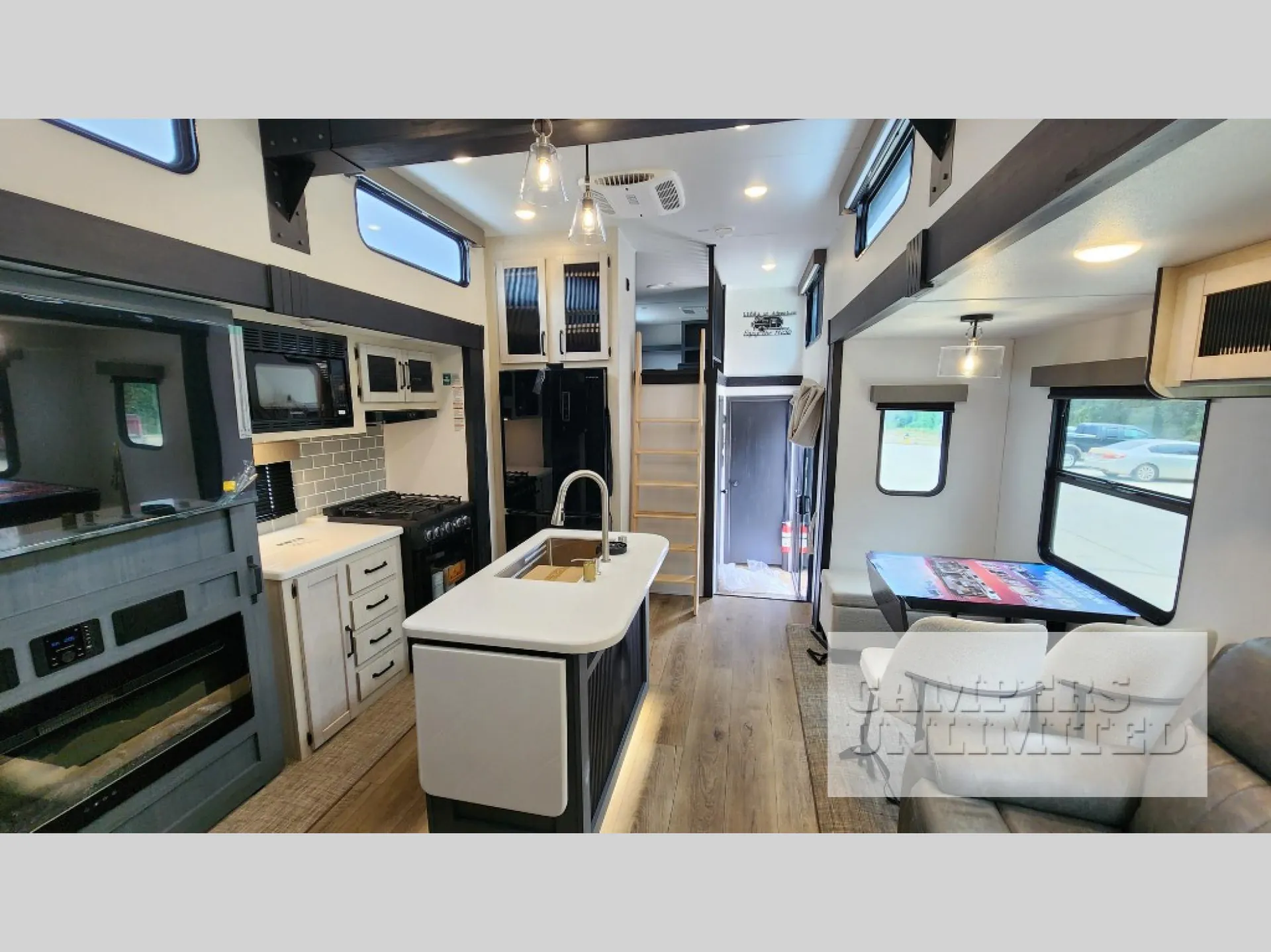 2026 Forest River Puma Vista 421LFT — Photo 6
