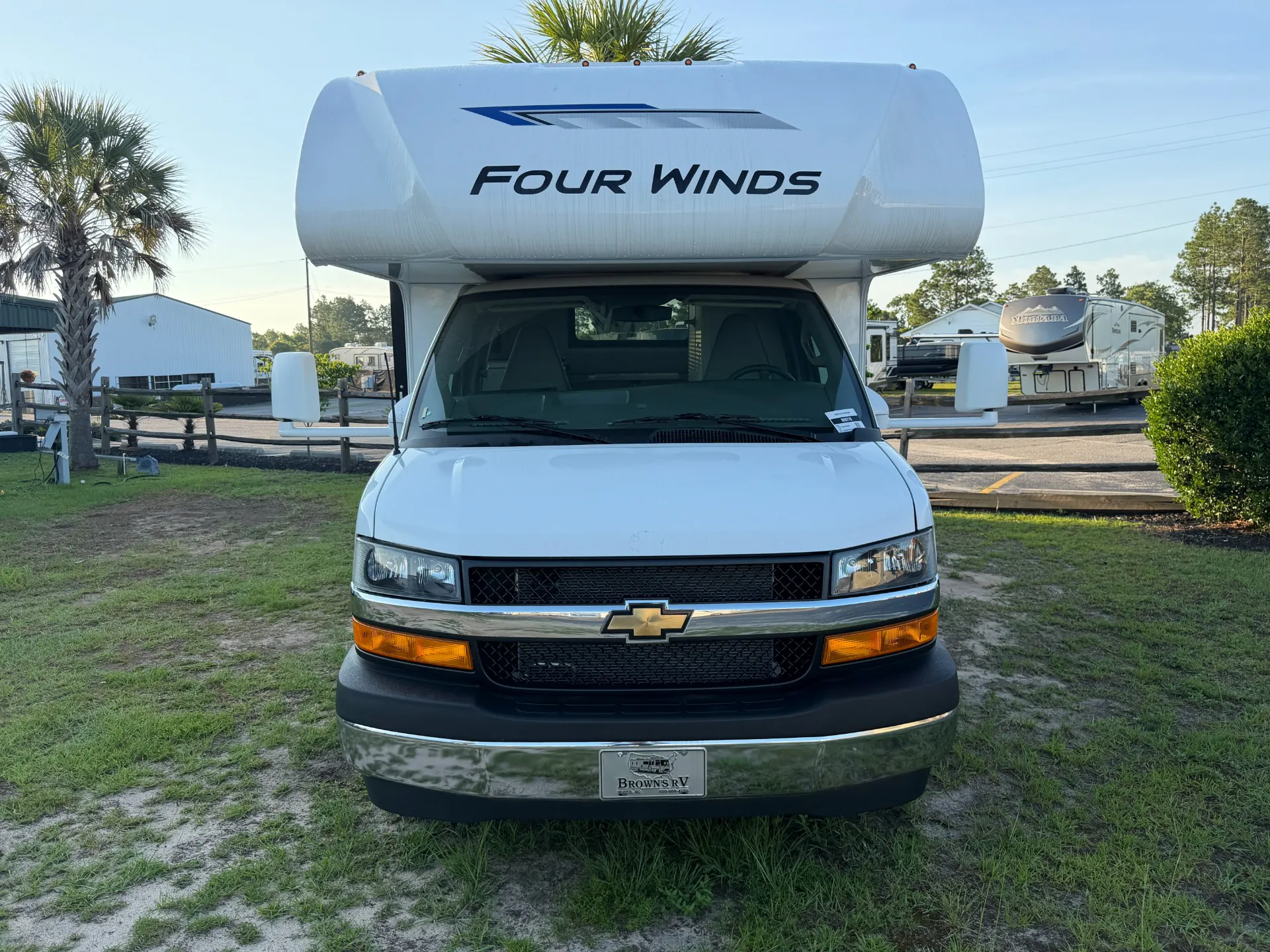 2026 Thor Motor Coach Four Winds 19Z - Photo 3