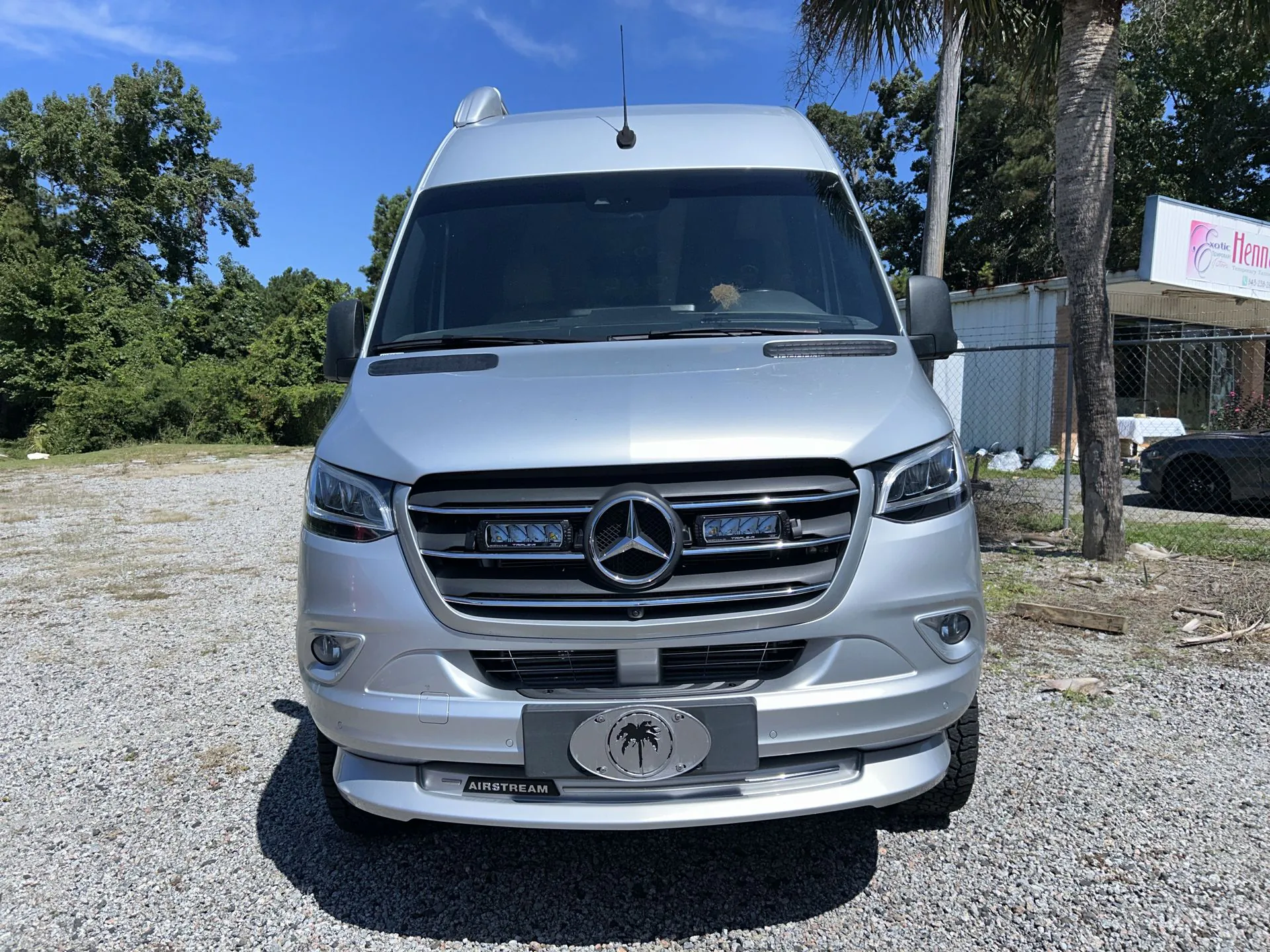 2023 Airstream Interstate 19 4x4 - Photo 3