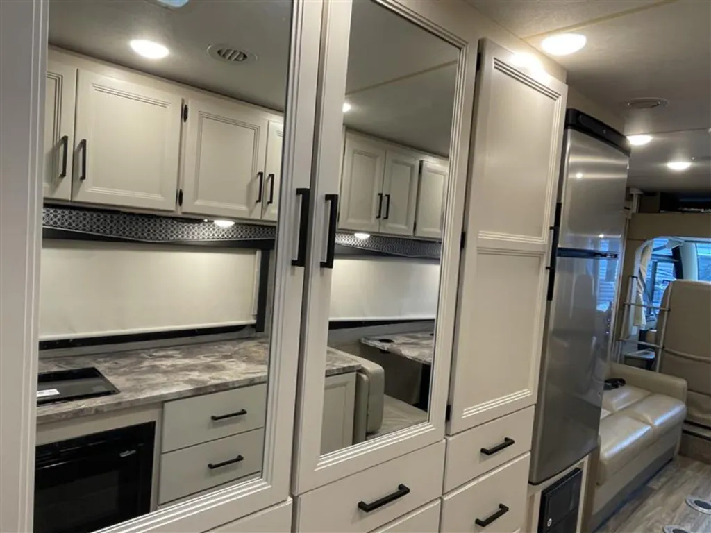 2021 Thor Motor Coach Axis 24.3, Photos photo 21