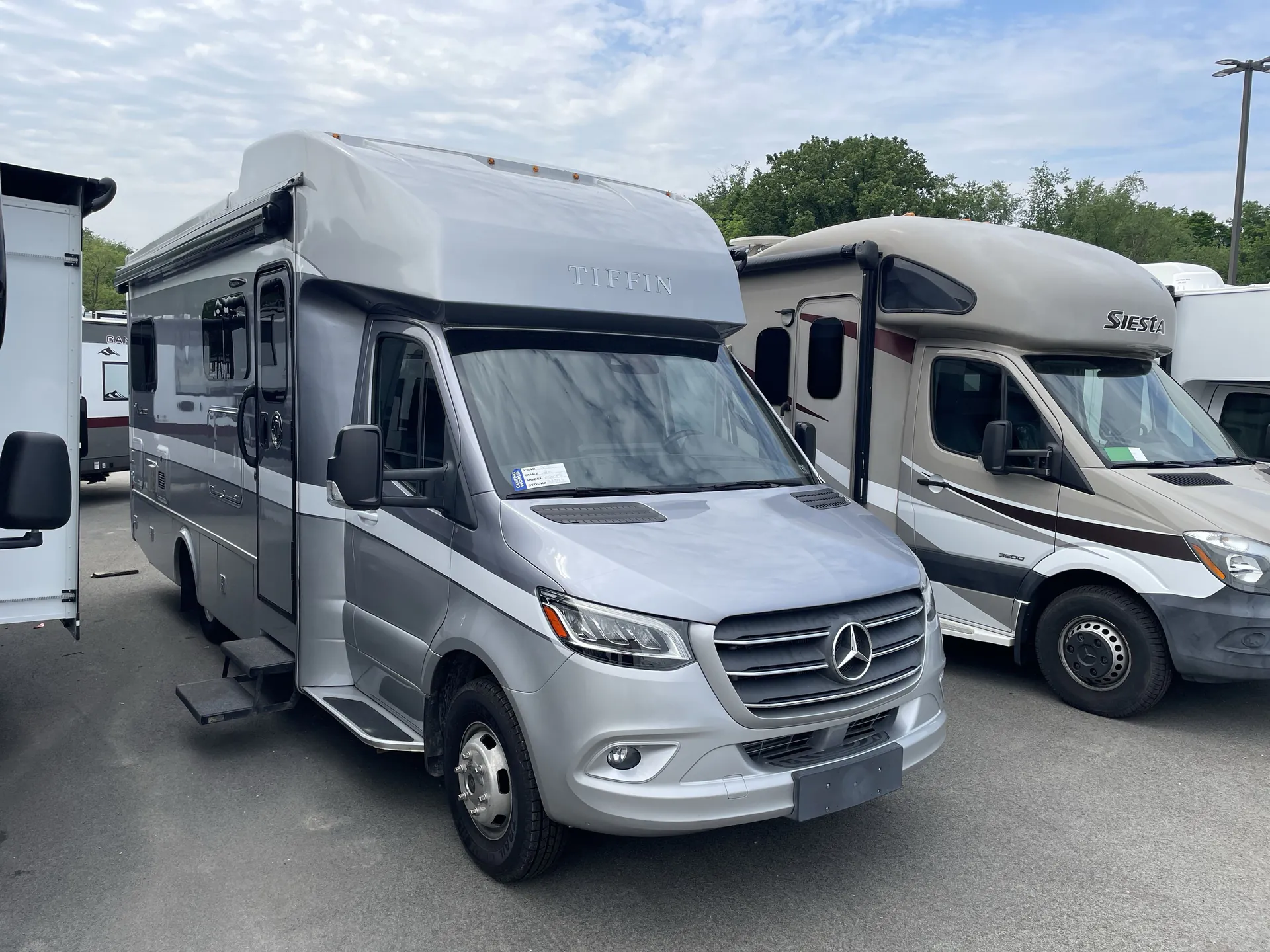 2021 Tiffin Wayfarer 25 TW - Photo 2