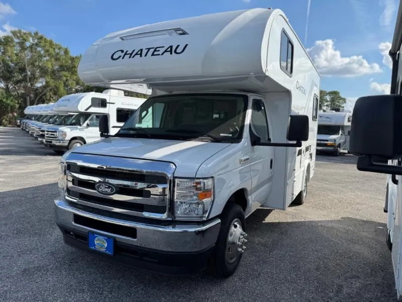 2026 Thor Motor Coach Chateau 19Z - Photo 3