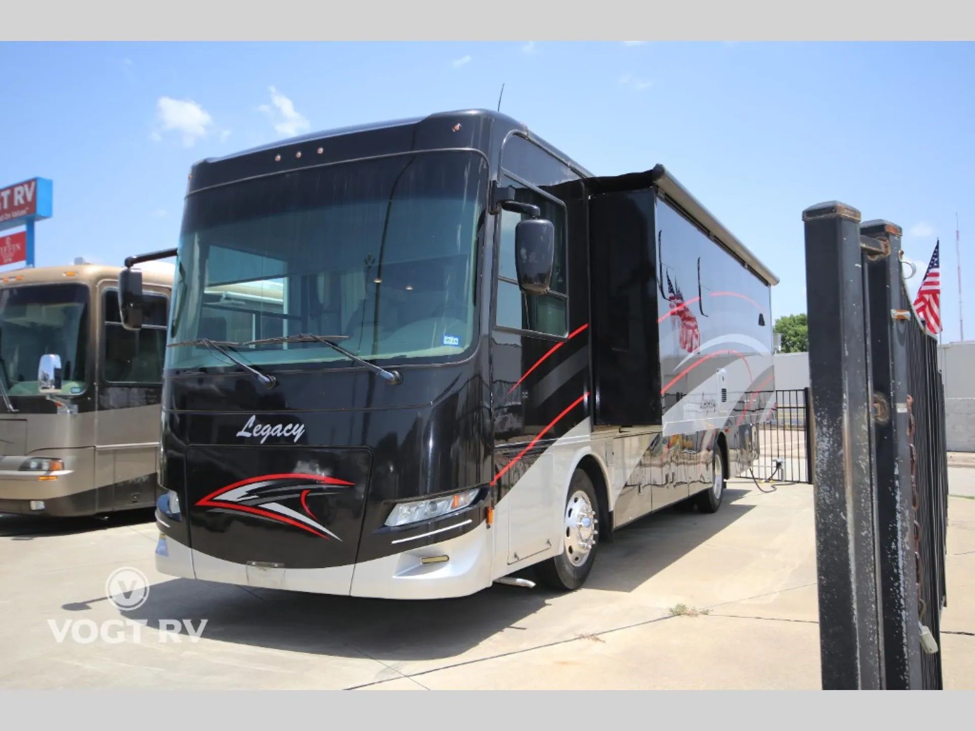 2018 Forest River Legacy 34A - Photo 4
