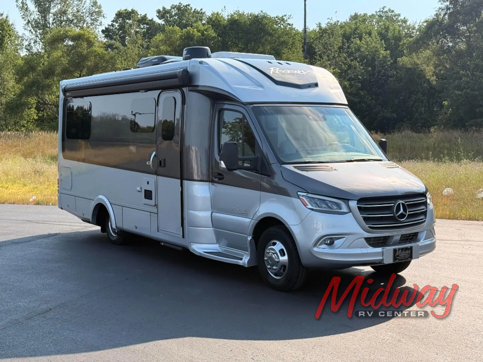 2021 Regency Ultra Brougham 25TBS - Photo 4