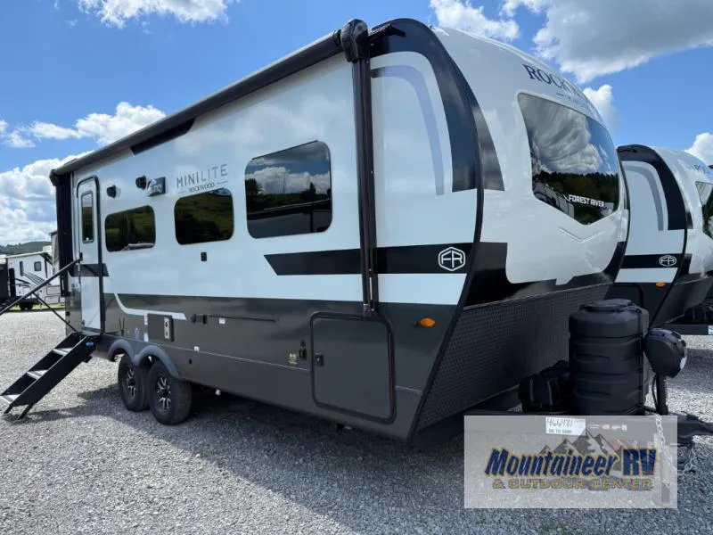 2026 Forest River Rockwood Mini Lite 2205S - Photo 3