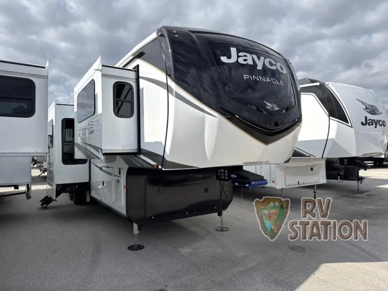 2026 Jayco Pinnacle 39FLOK - Photo 2