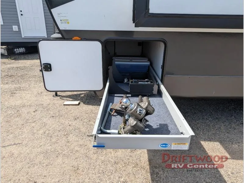 2025 Forest River Rockwood Mini Lite 2515S - Photo 3