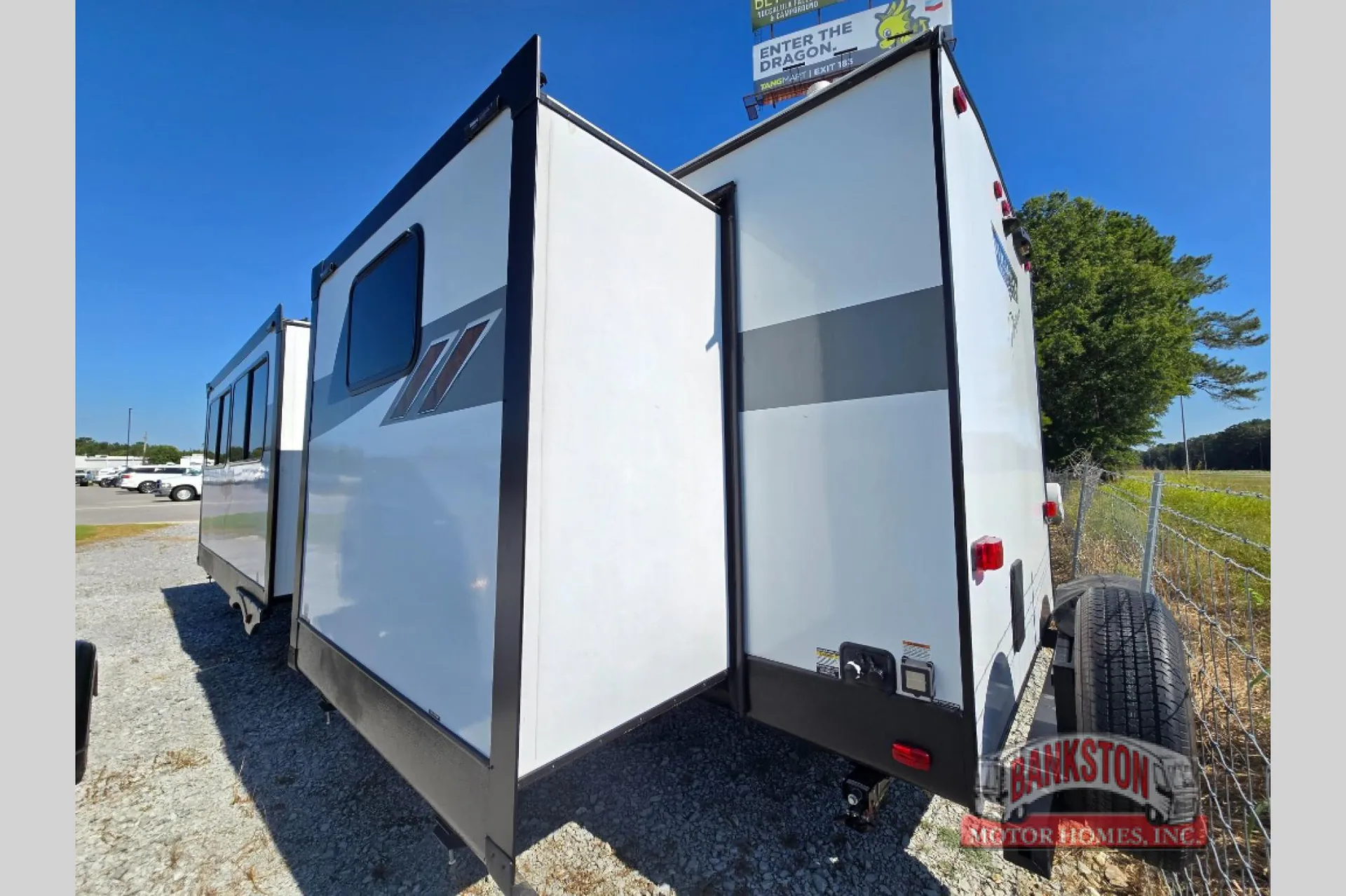 2024 Forest River Wildwood 31KQBTS — Photo 6