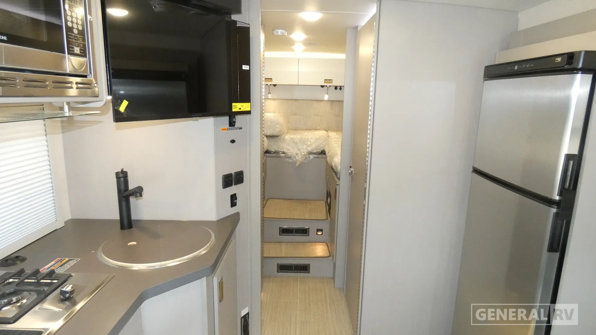 2027 Winnebago View 24R - Photo 3