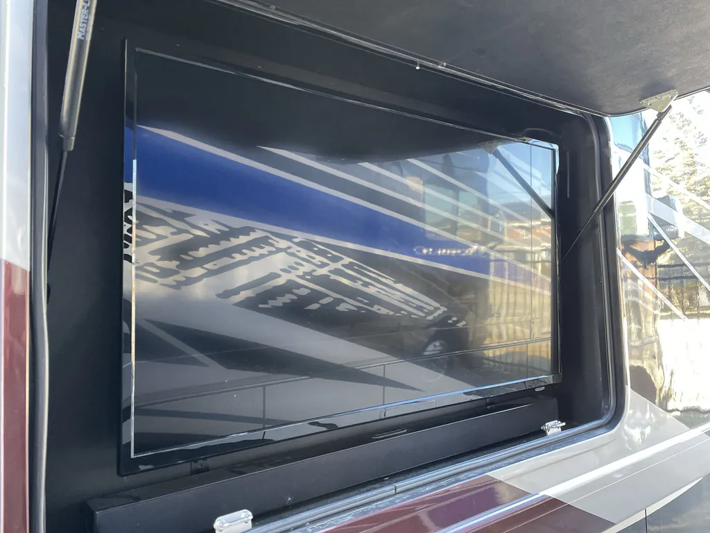 2022 Thor Motor Coach Challenger 35MQ, Photos photo 20
