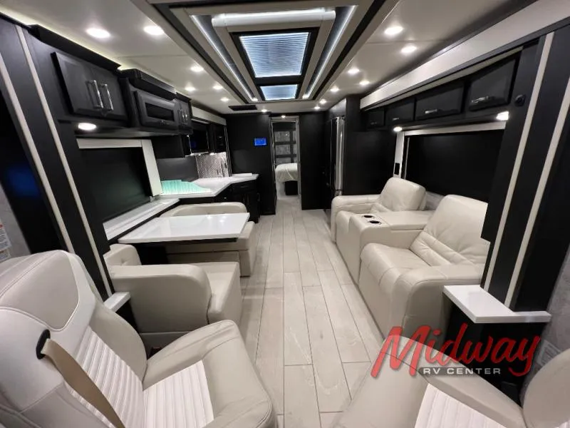 2023 Newmar New Aire 3543 - Photo 4