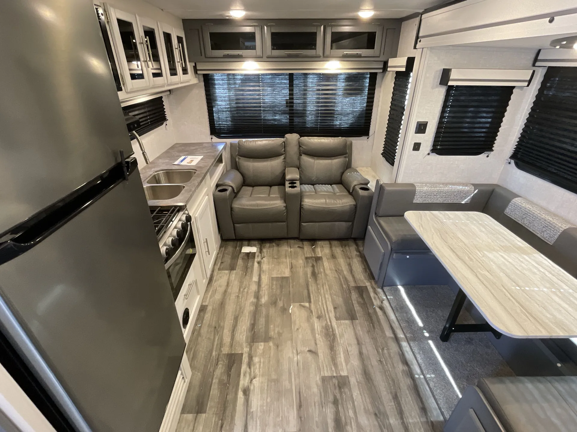 2022 CrossRoads Volante 25RL — living area main