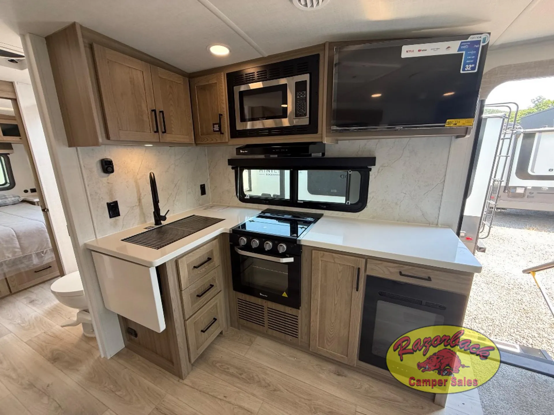 2027 Forest River Rockwood Ultra Lite 2618RD — Photo 7