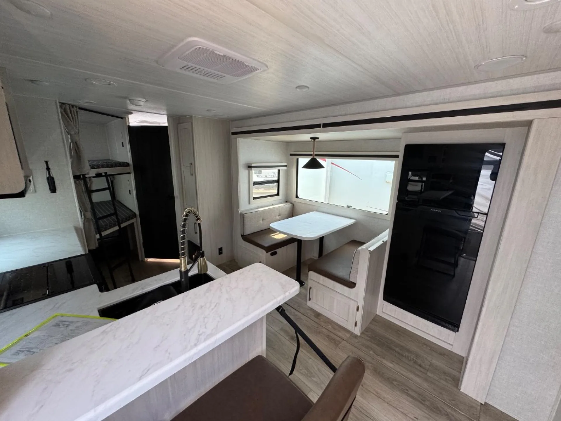 2025 Forest River Surveyor Legend 260BHLE — Photo 7