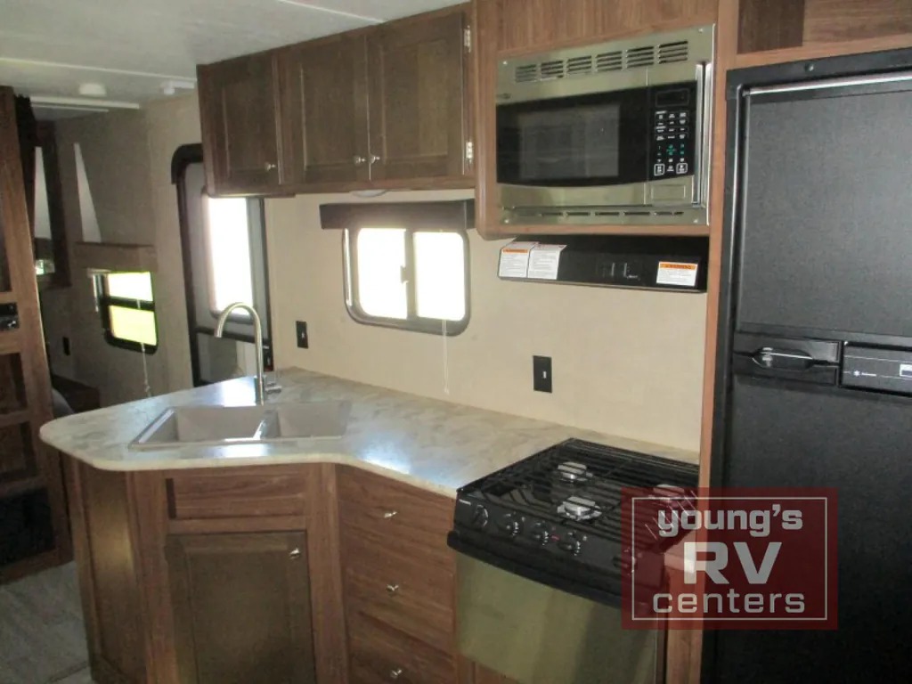 2018 Dutchmen Coleman Lantern 263BH, Photos photo 11
