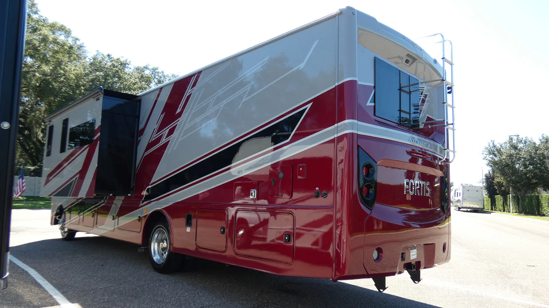 2027 Fleetwood Fortis 35R - Photo 4