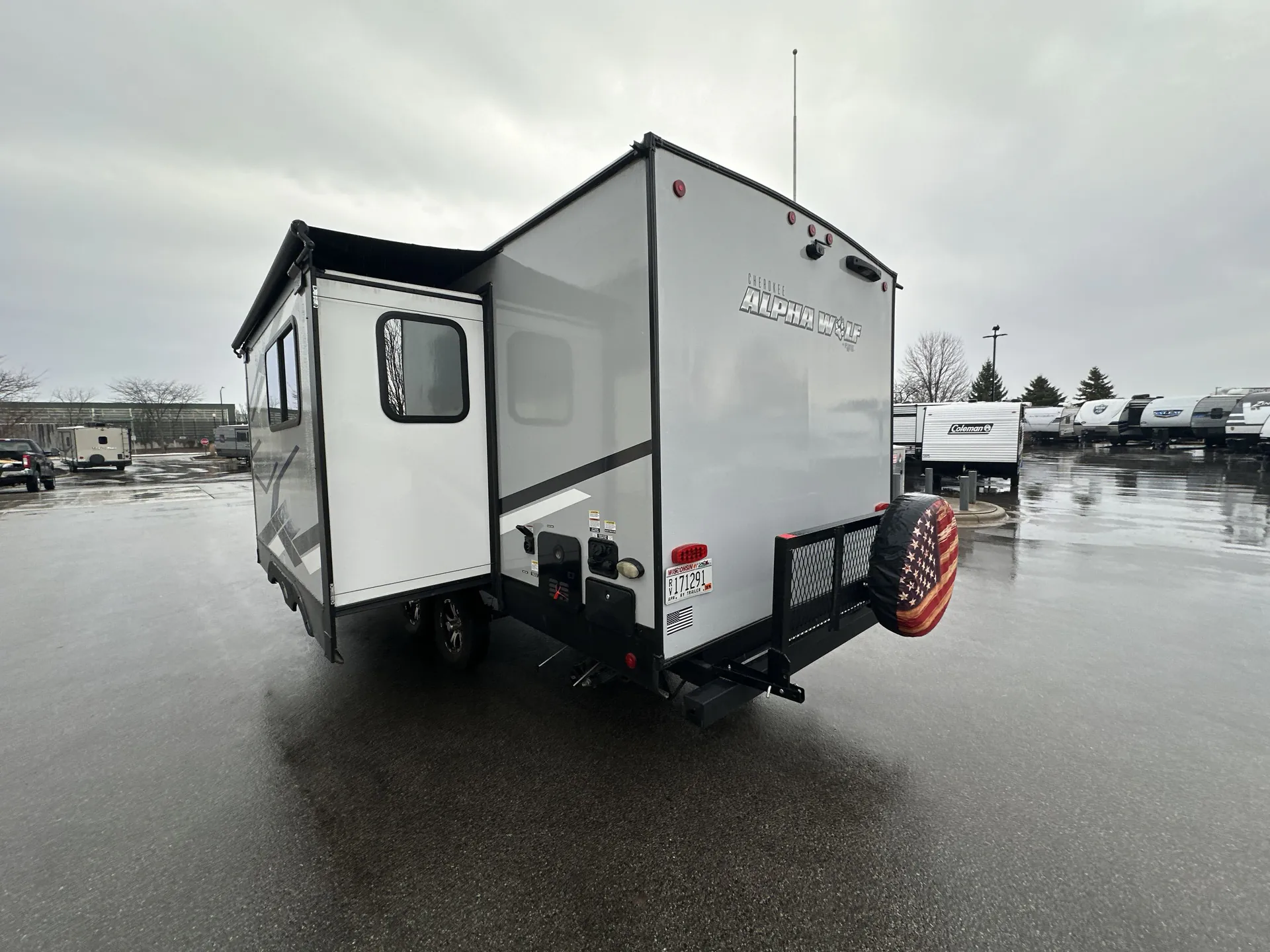 2023 Forest River Cherokee Alpha Wolf 22SW-L — off campside