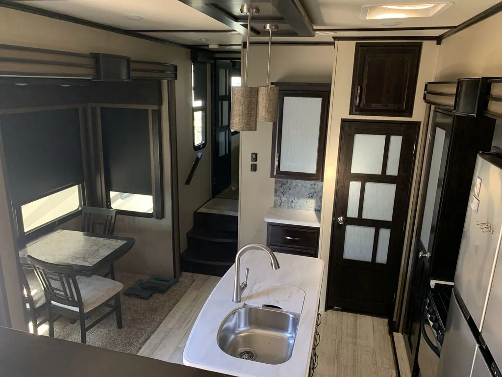2018 Grand Design Momentum 376TH, Photos photo 6