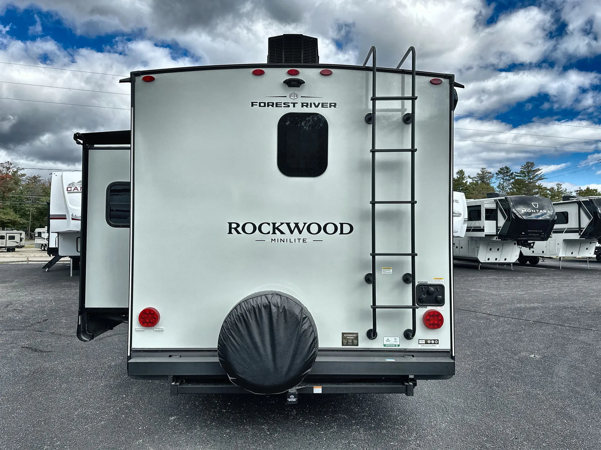 2027 Forest River Rockwood Mini Lite 2523MBR — backside
