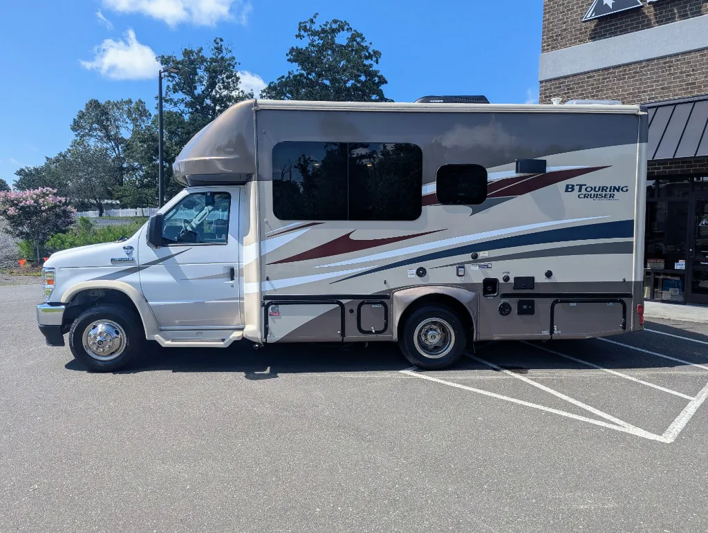 2022 Gulf Stream BT Cruiser 5210 - Photo 3