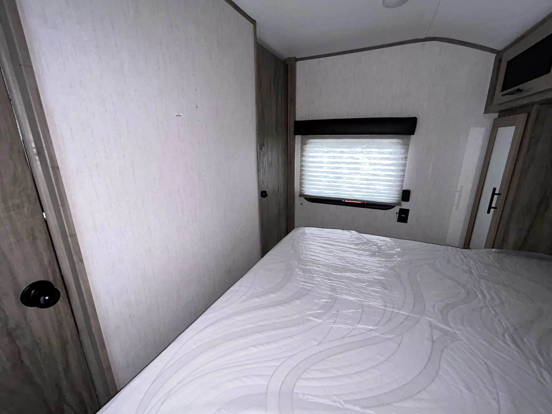 2022 Forest River Cherokee Alpha Wolf 26DBH-L — living area main