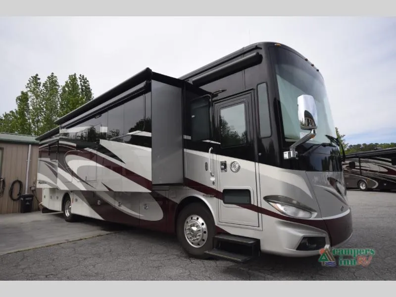 2017 Tiffin Phaeton 40 IH - Photo 2