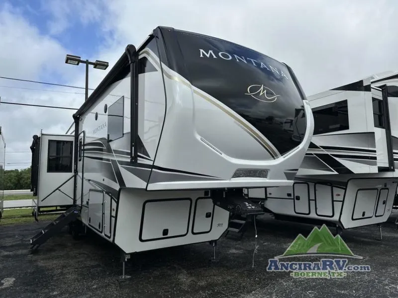 2025 Keystone Montana 3123RL - Photo 2