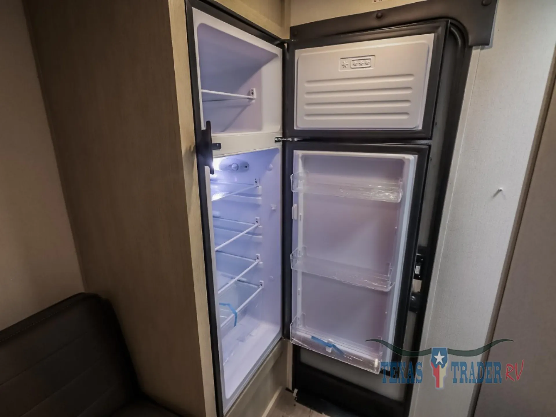 2026 Shasta RVs Compact 17DB - Photo 4