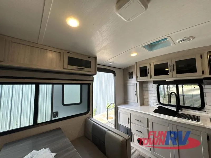 2024 CrossRoads RV Sunset Trail 256RK - Photo 4
