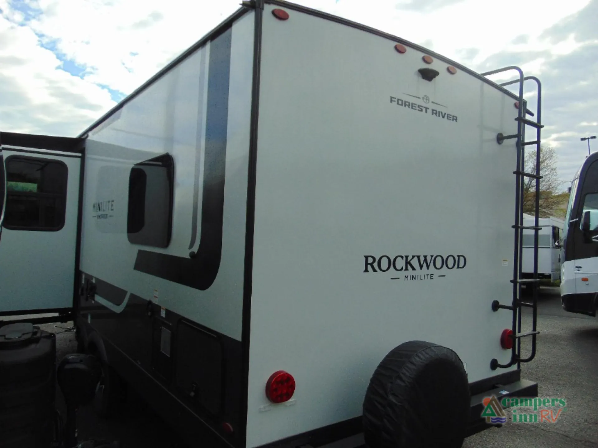 2026 Forest River Rockwood Mini Lite 2506FK — Photo 6