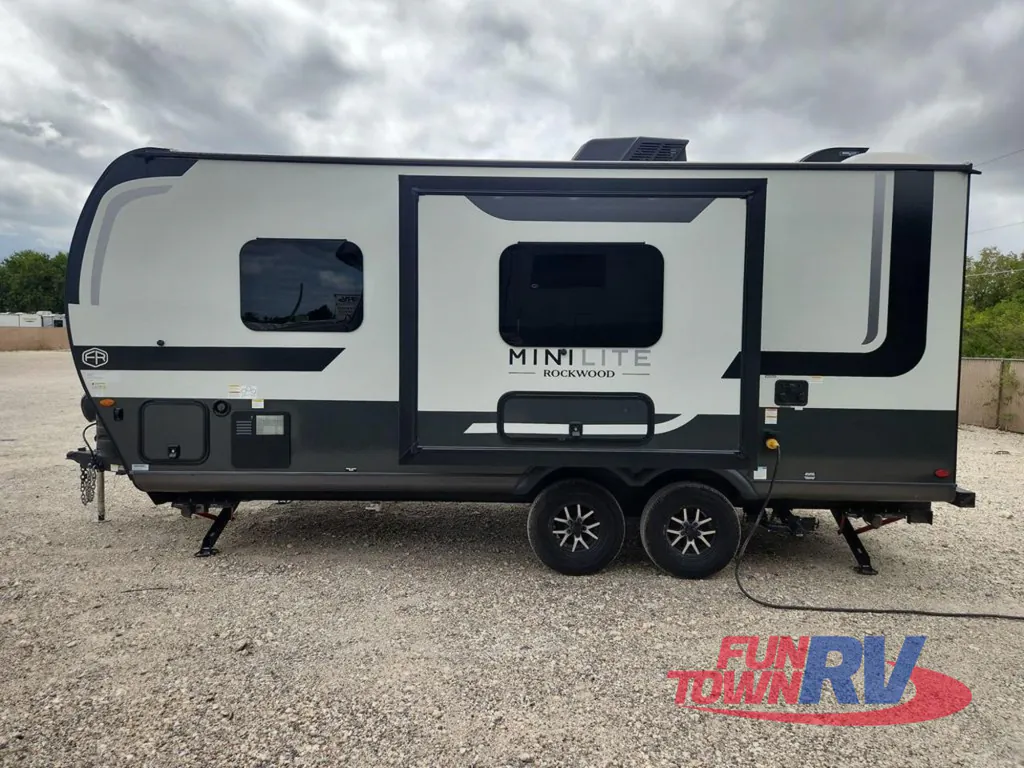 2026 Forest River Rockwood Mini Lite 2109S, Photos photo 5