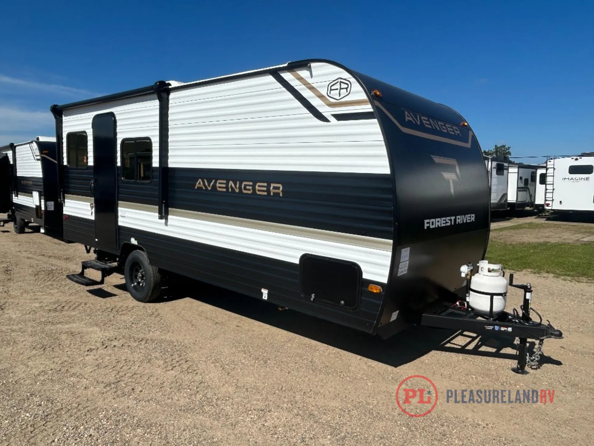 2027 Forest River Avenger LT 17RDX dealer photo 1 from Pleasureland RV Center