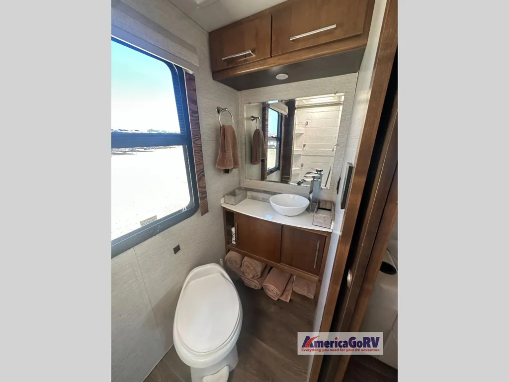 2020 Tiffin Wayfarer 25 RW, Photos photo 30