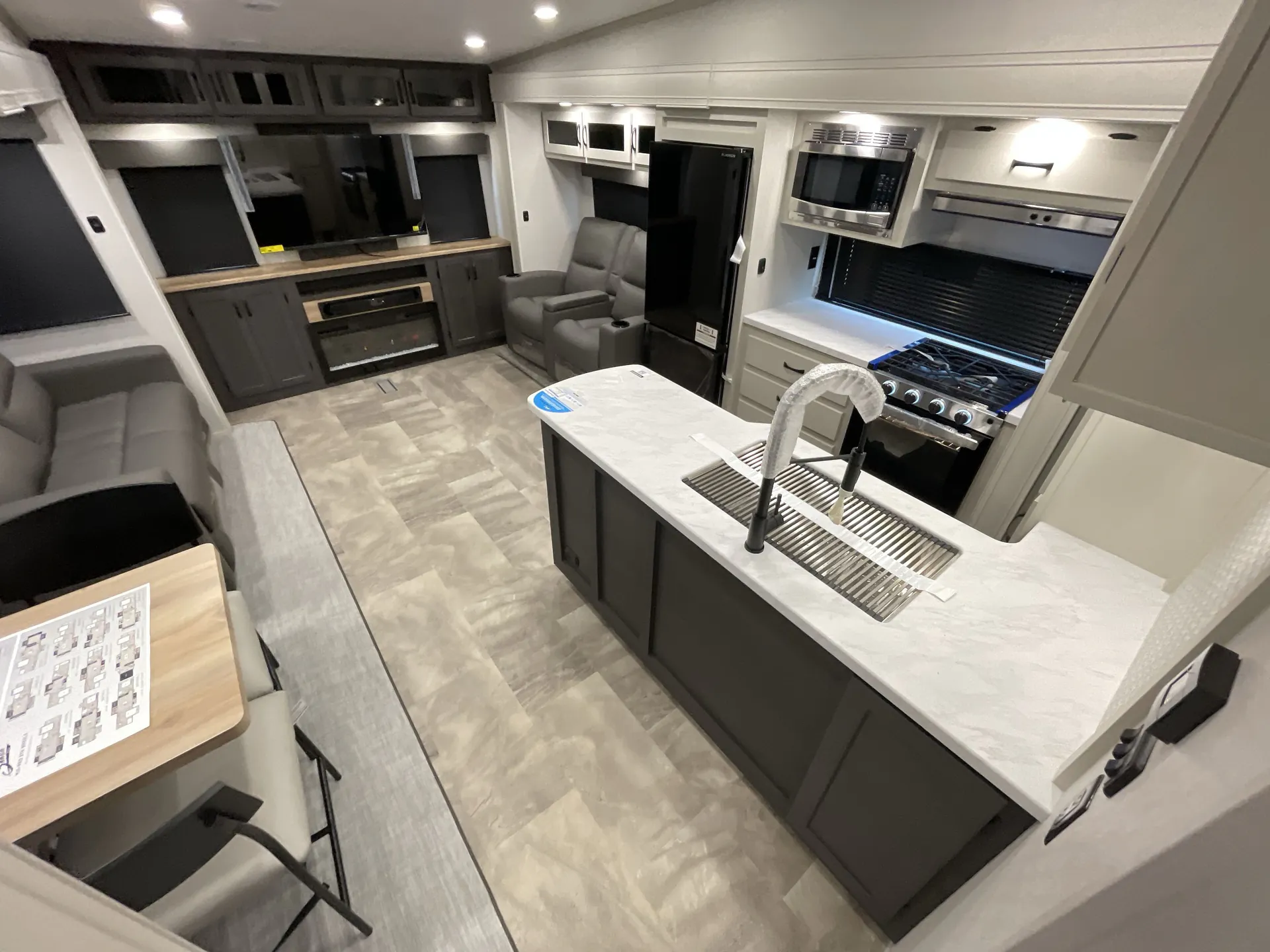 2026 shasta Phoenix Lite 30BHS — living area main