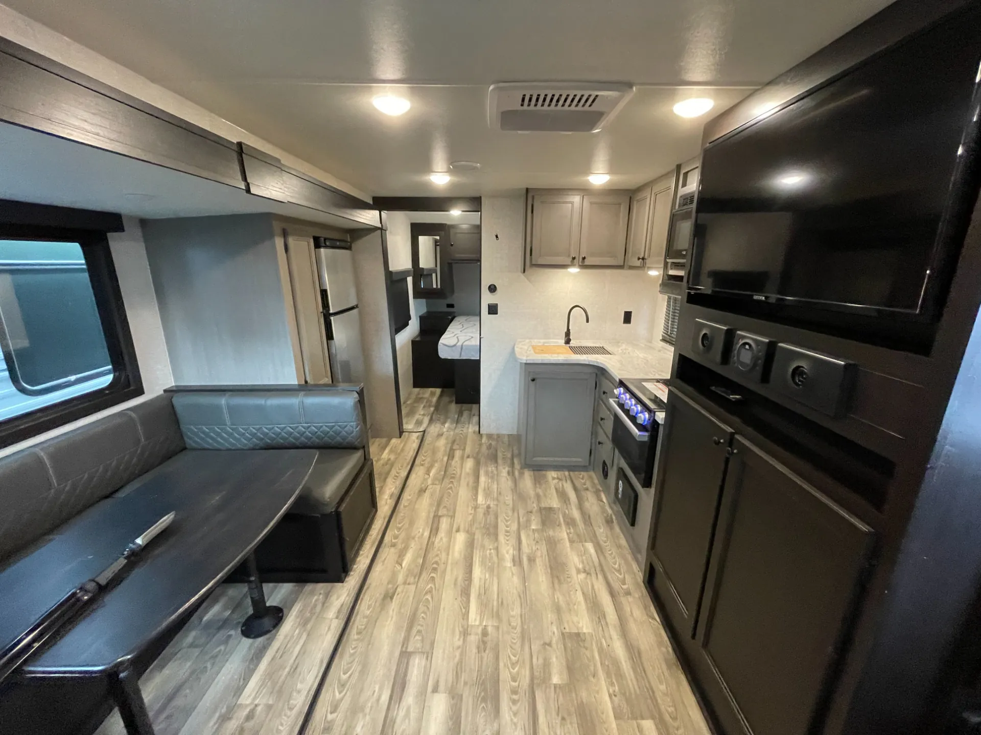 2023 Starcraft Super Lite 241BH dealer photo 1 from Camping World