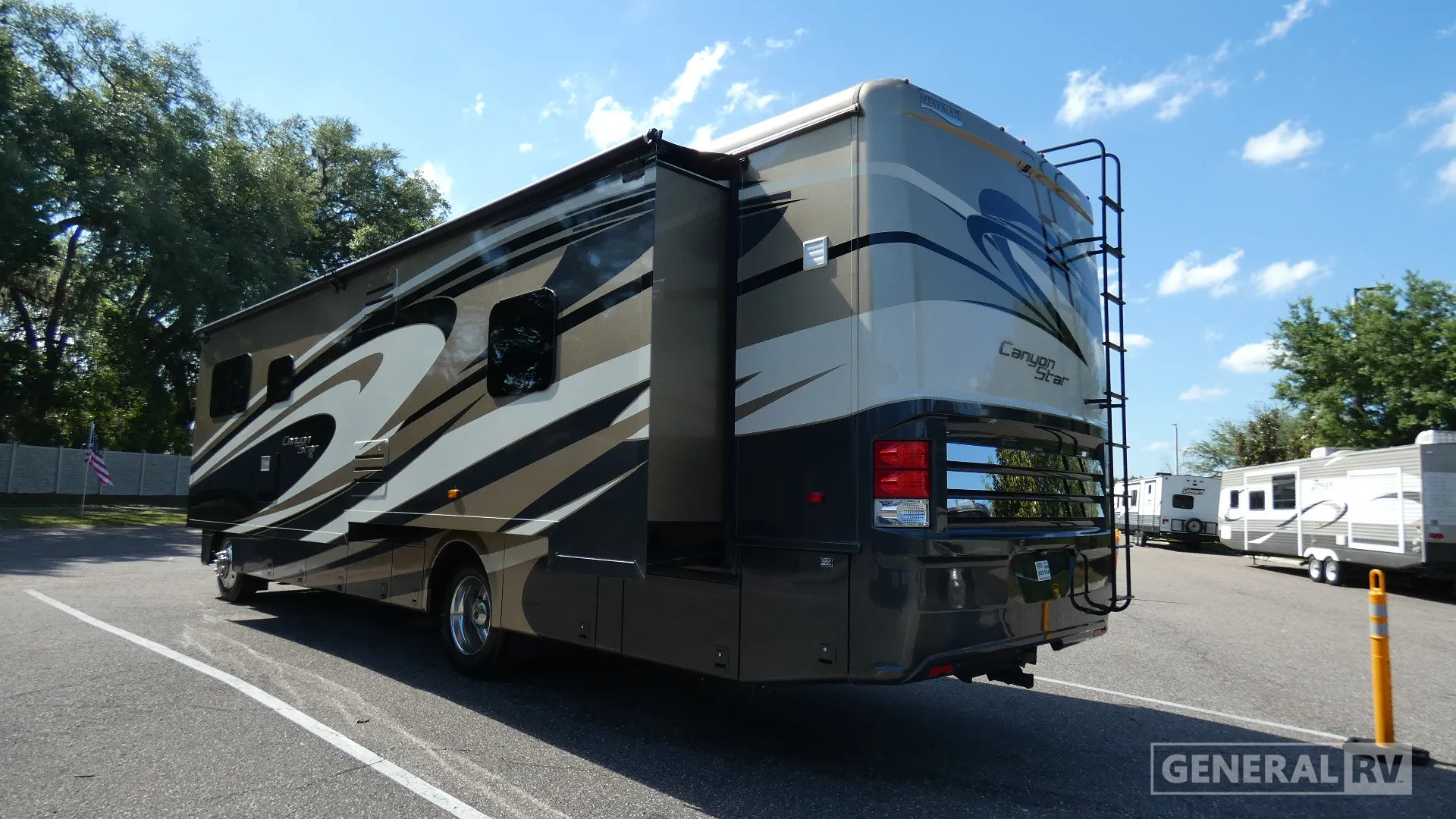 2015 Newmar Canyon Star 3612 - Photo 4