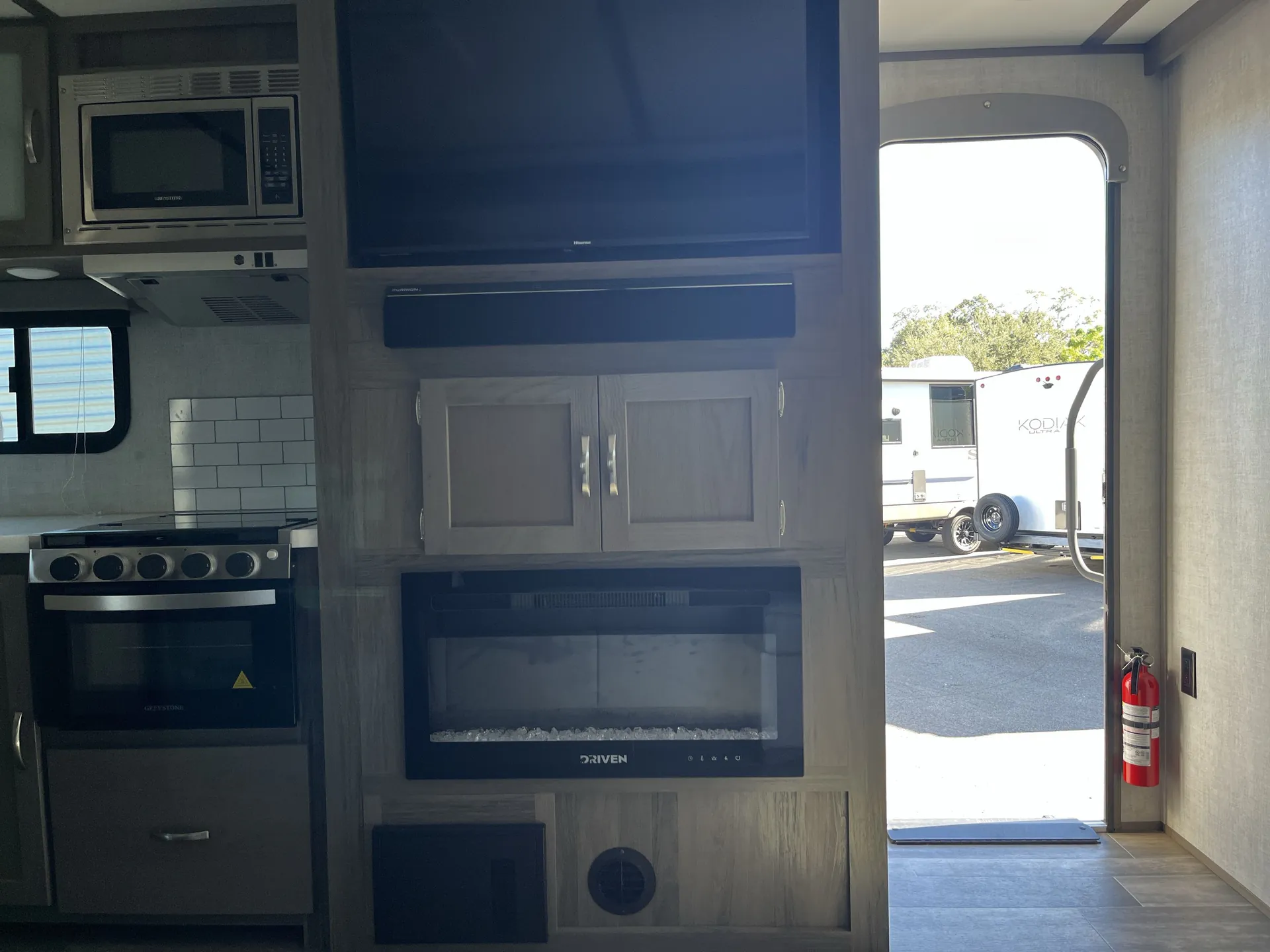 2023 gulf stream Envision 220RB — living area main