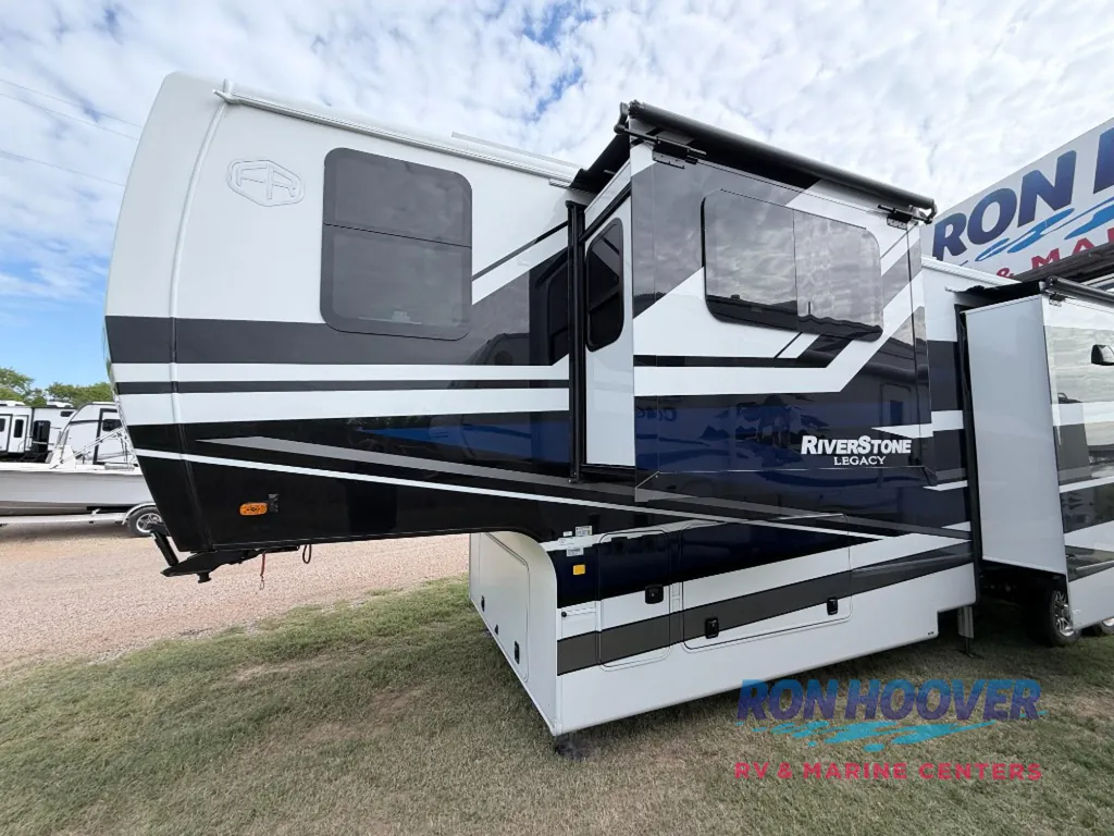 2026 Forest River RiverStone 425FO, Photos photo 5