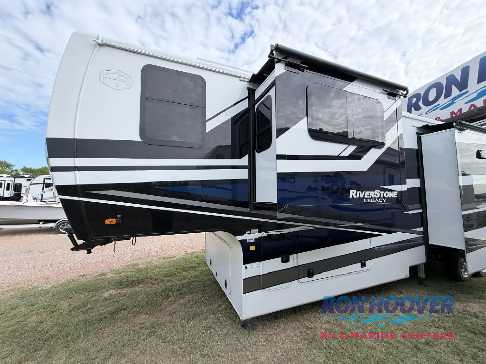 2026 Forest River RiverStone 425FO — Photo 5