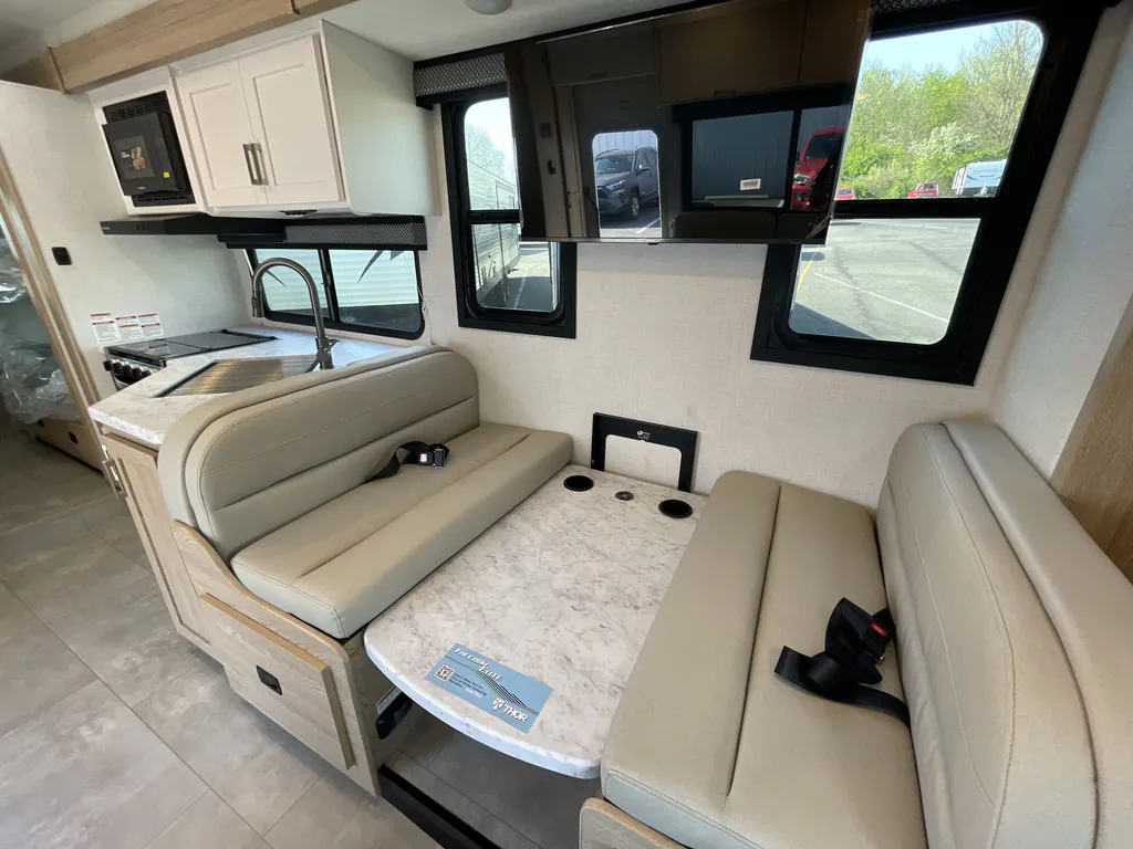 2026 Thor Motor Coach Freedom Elite 31FE, Photos photo 9