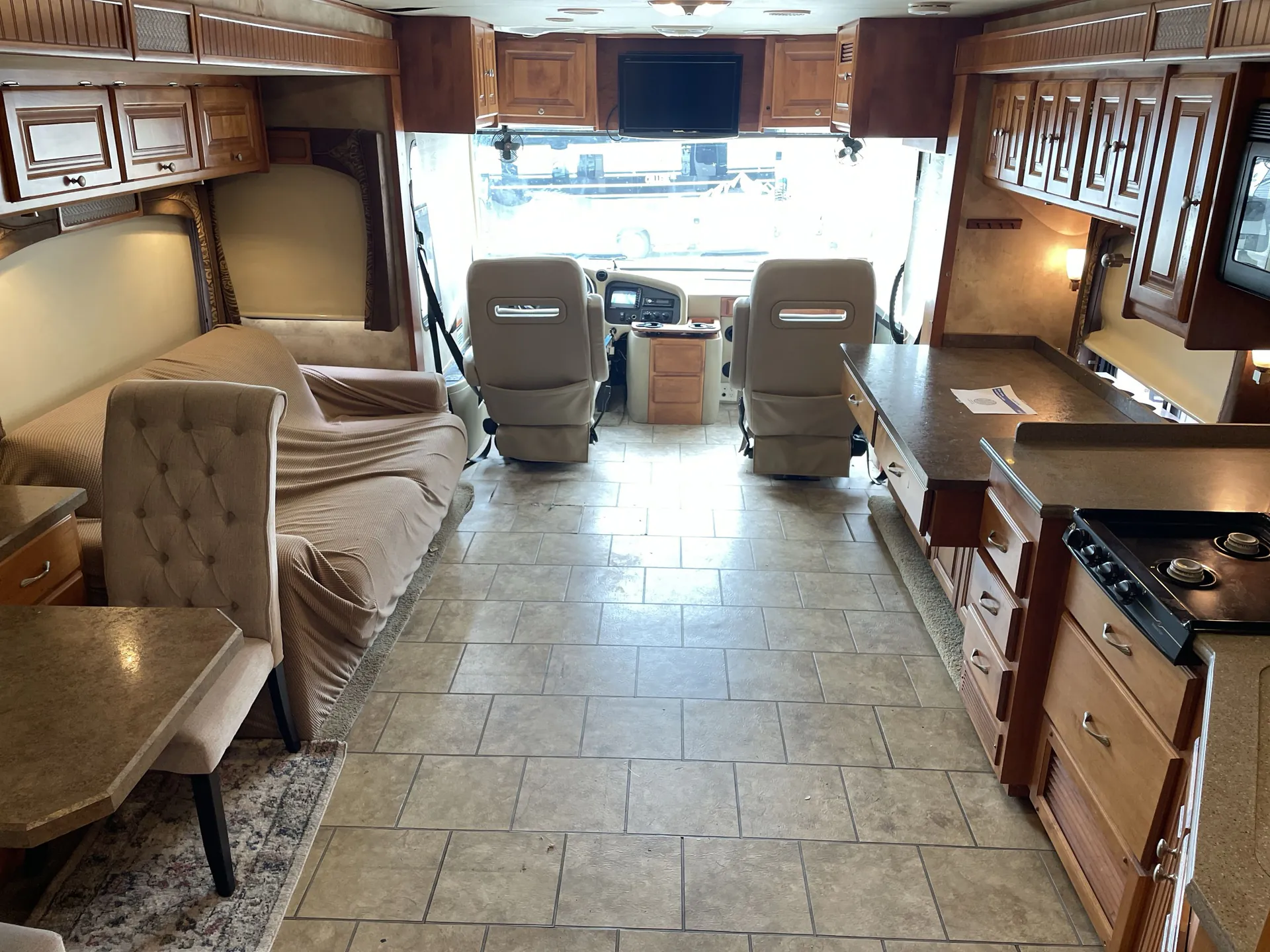 2010 Tiffin Allegro Red 38 QBA — living area main