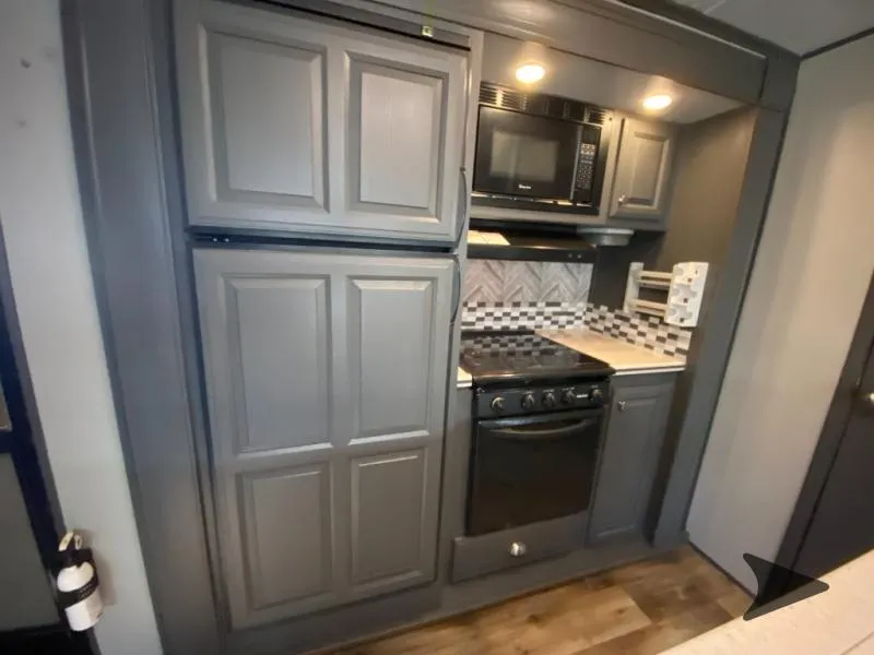 2017 Forest River RV Flagstaff 832BHIKWS - Photo 4