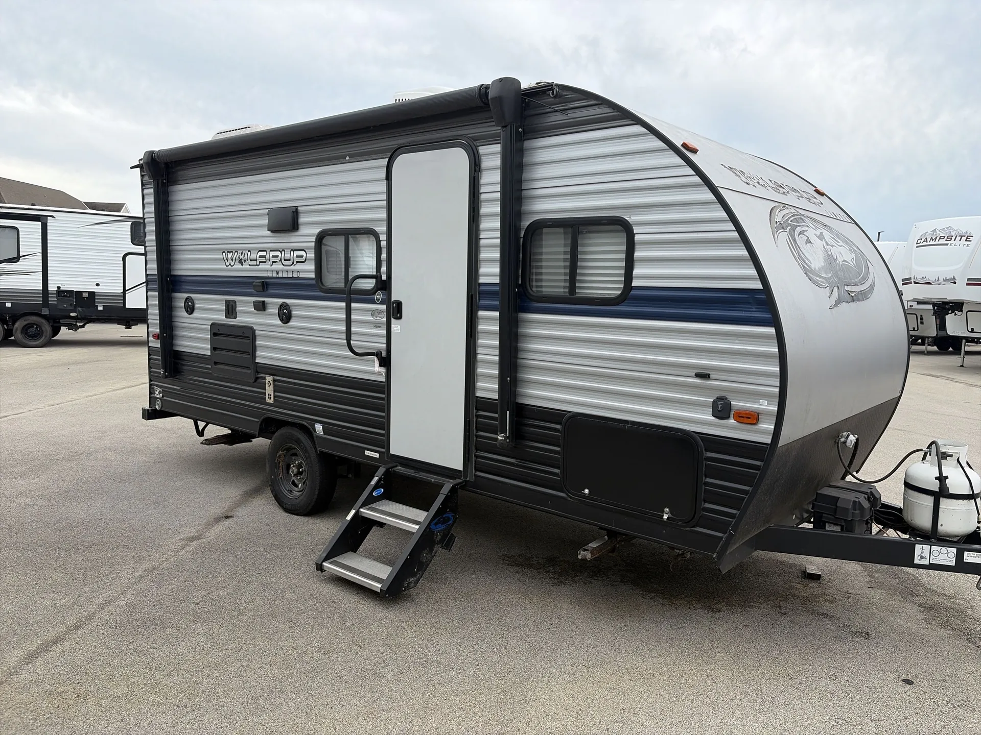 2020 Forest River Cherokee Wolf Pup 16BHS — campside
