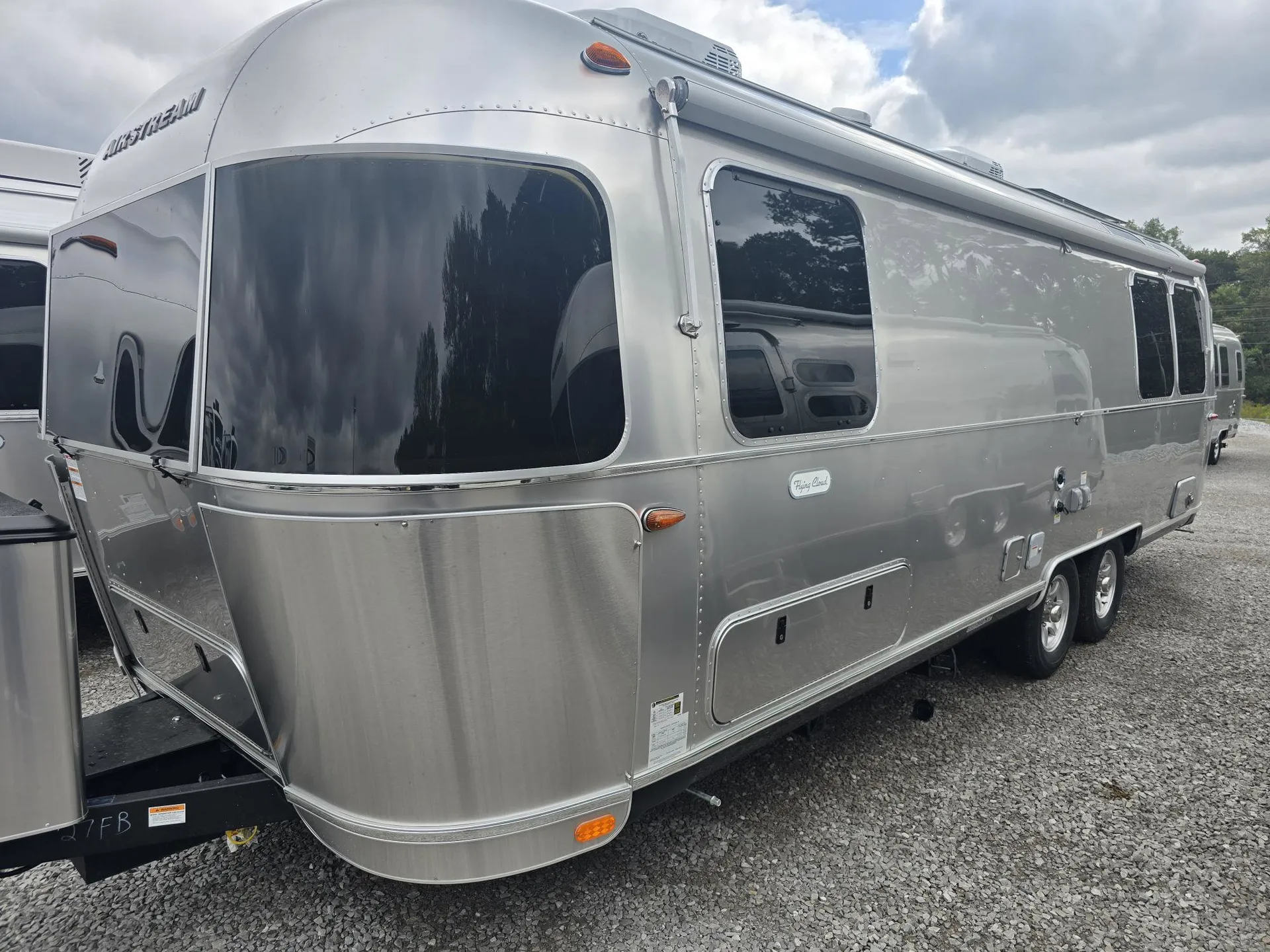 2026 Airstream Flying Cloud 27FB - Photo 4