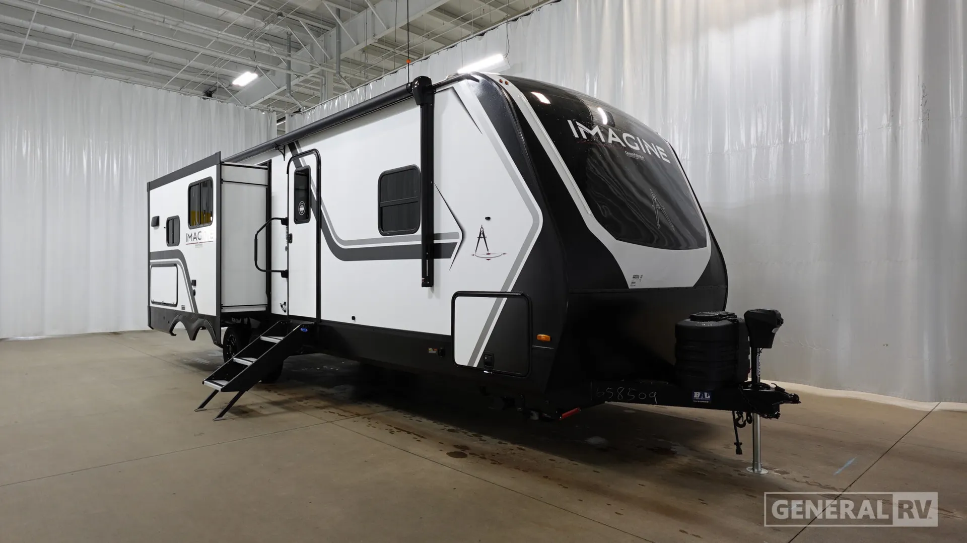 2027 Grand Design Imagine 2670MK - Photo 2