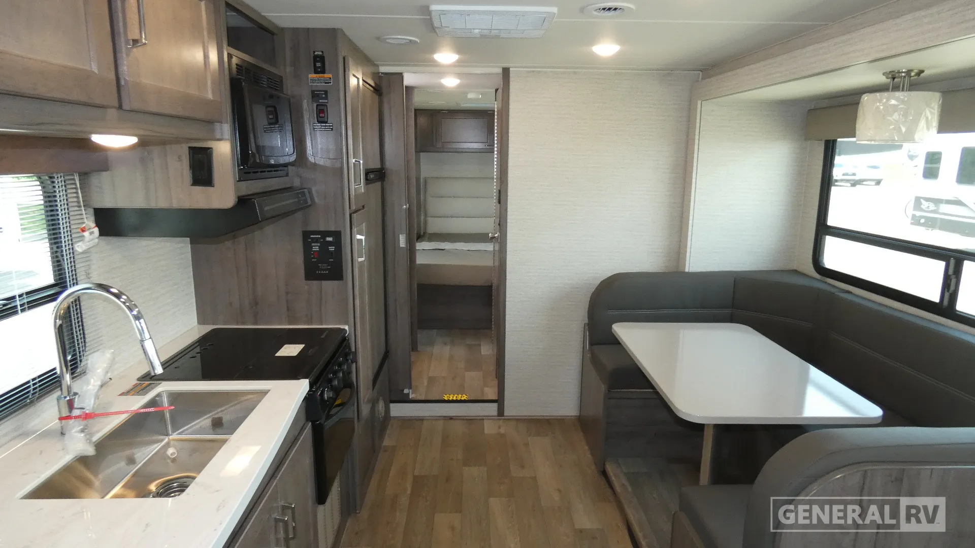 2025 Winnebago Spirit 31K - Photo 3