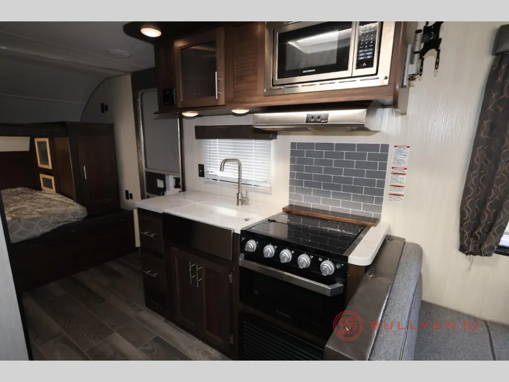 2019 Forest River Cherokee Grey Wolf 19SM, Photos photo 10