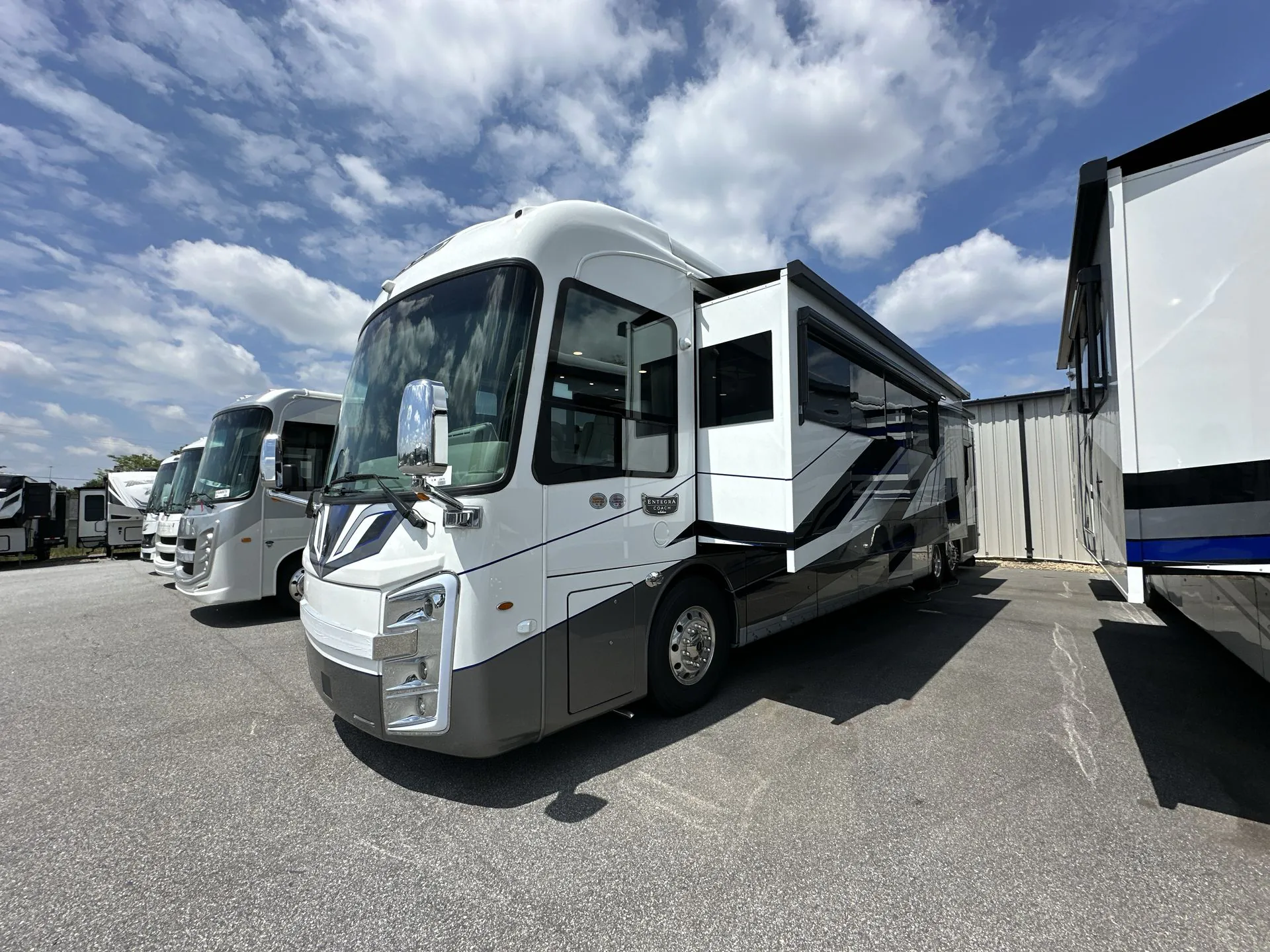2025 Entegra Coach Anthem 44V - Photo 4