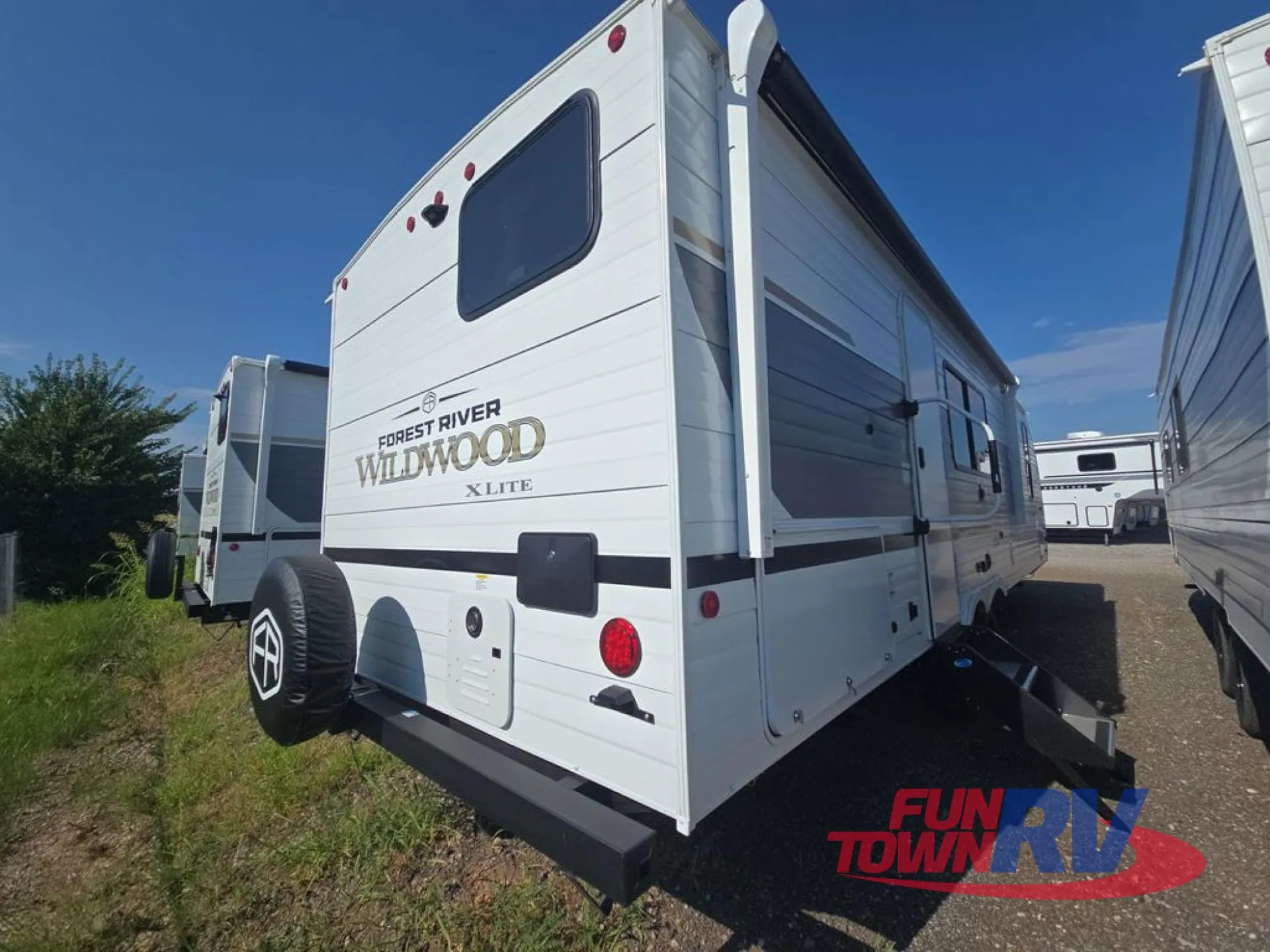 2027 Forest River RV Wildwood X-Lite 26ICE - Photo 3