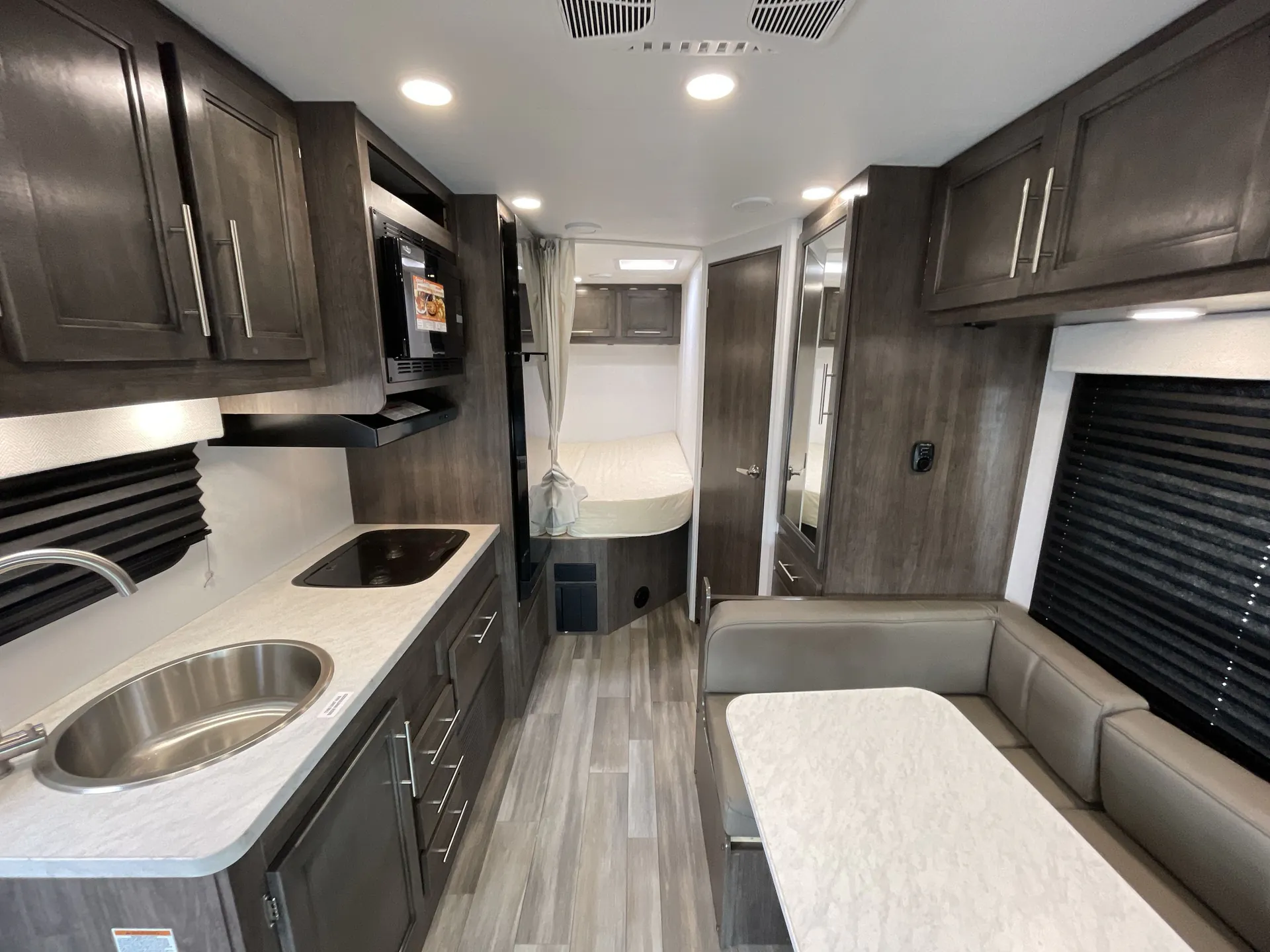 2026 Jayco Redhawk Se 22EF - Photo 3